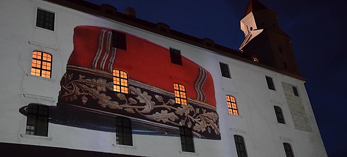 Video projekcia na stenu Bratislavského hradu