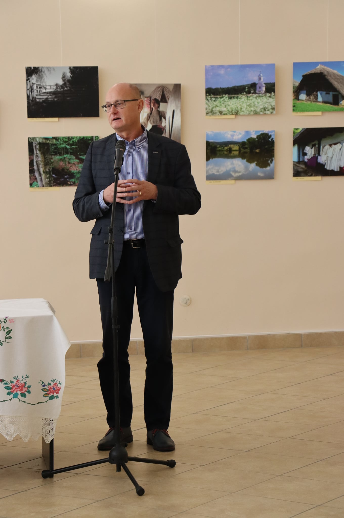 Fotografia riaditeľa SNM - Múzea ukrajinskej kultúry počas príspevku na konferencii
